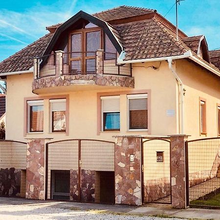 Aranylo Apartmanhaz Hajdúszoboszló Екстериор снимка